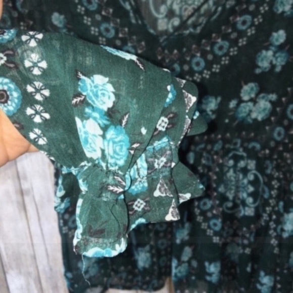 Taylor & Sage Green Floral Sheer Blouse - Picture 5 of 8